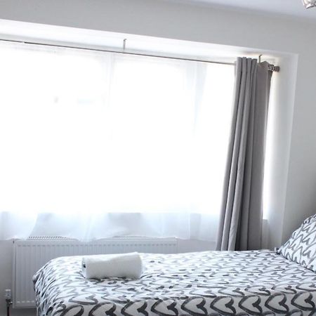 Exquisite And Modern 2 Bed Maisonette Harmondsworth Kültér fotó