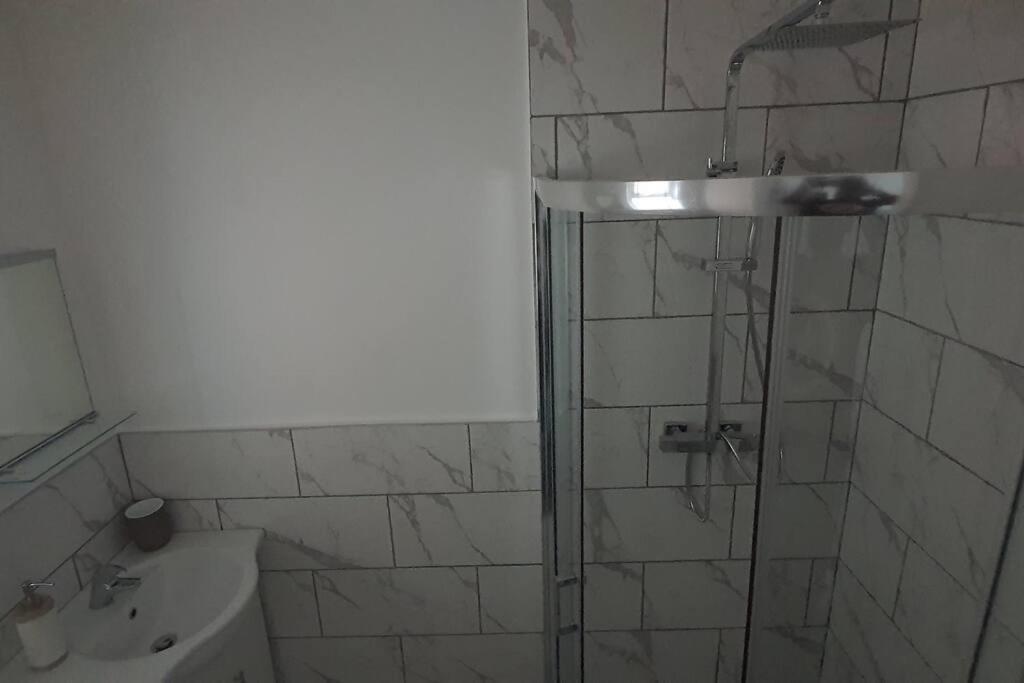 Exquisite And Modern 2 Bed Maisonette Harmondsworth Kültér fotó