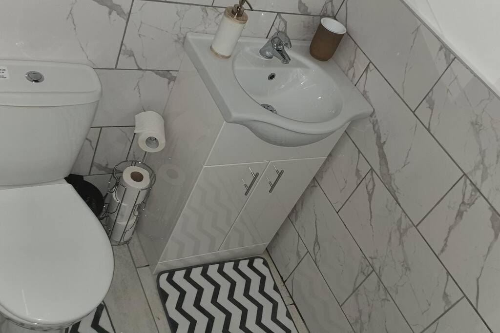 Exquisite And Modern 2 Bed Maisonette Harmondsworth Kültér fotó