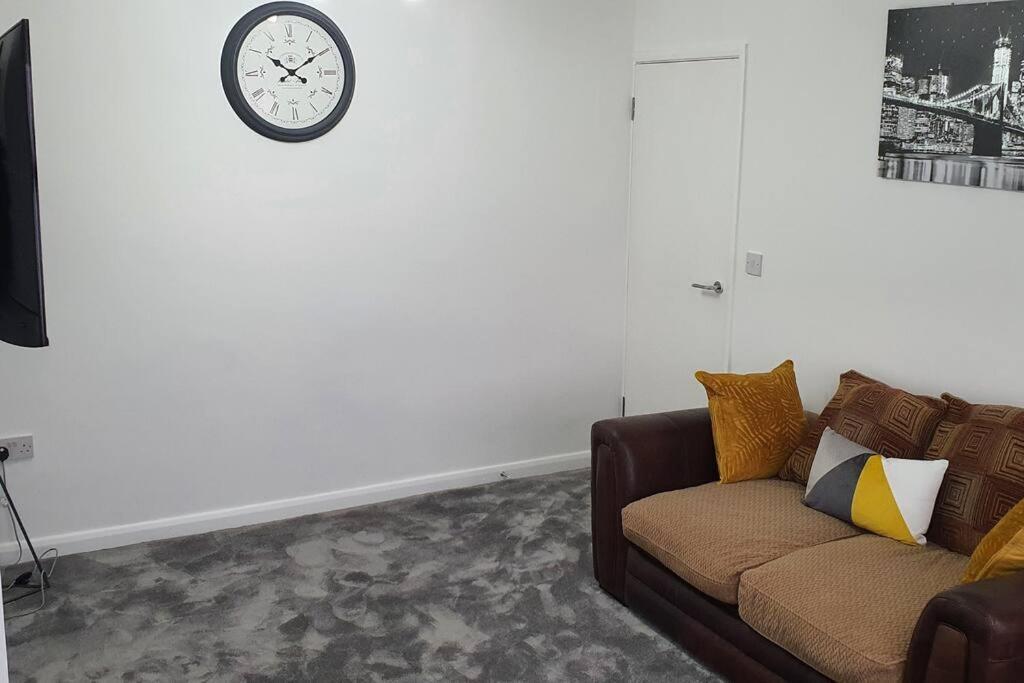 Exquisite And Modern 2 Bed Maisonette Harmondsworth Kültér fotó